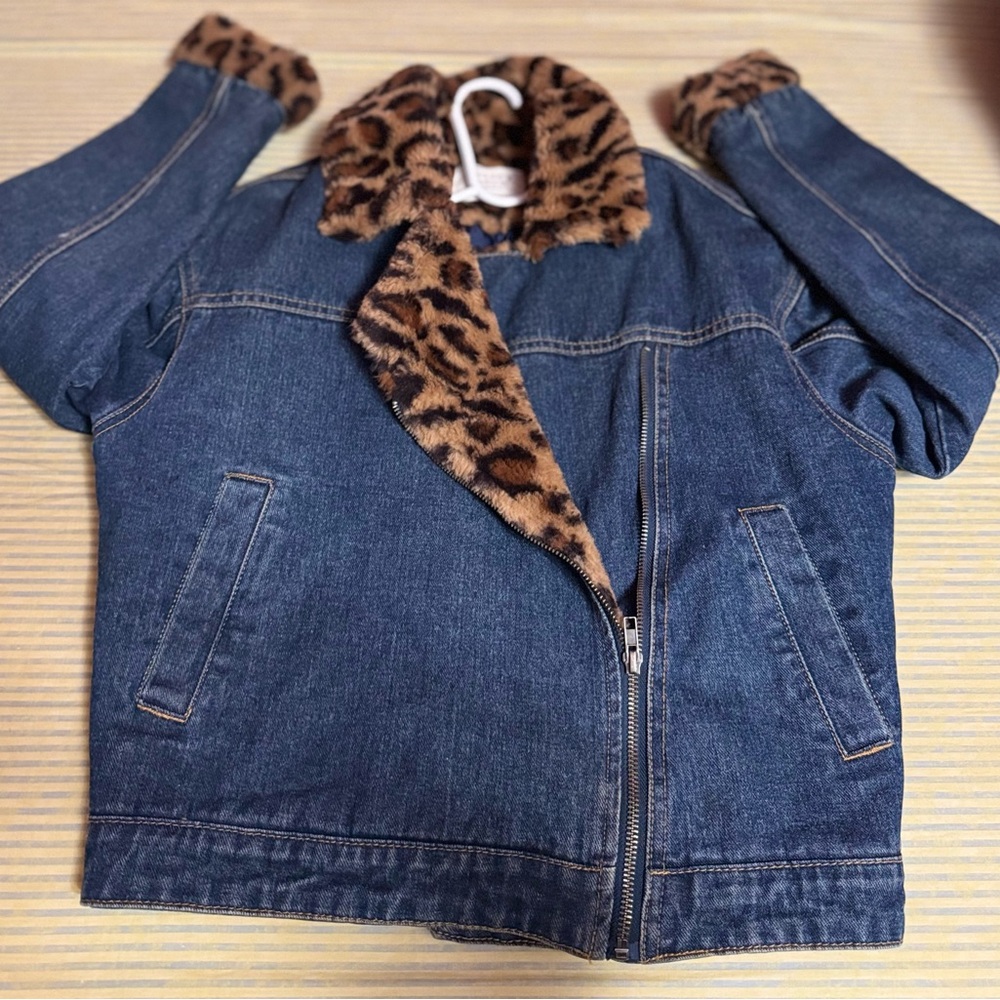 Denim Jean Jacket with Leopard Print Collar